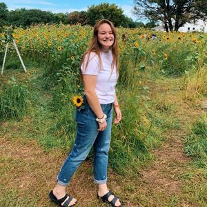 Meet your Posher, Rena